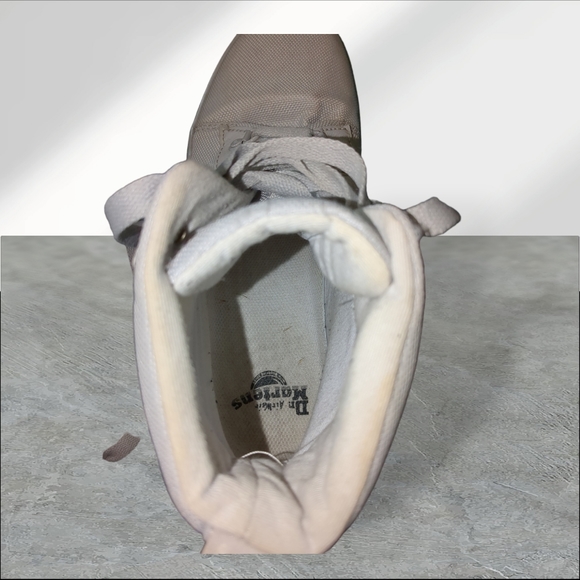 Dr martens comb style lace up boots size 9 light gray - Picture 8 of 15